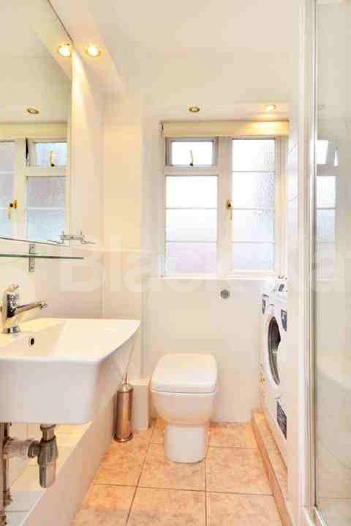 			UNDER OFFER , 2 Bedroom, 1 bath, 1 reception Flat			 Chiswick Village, Chiswick